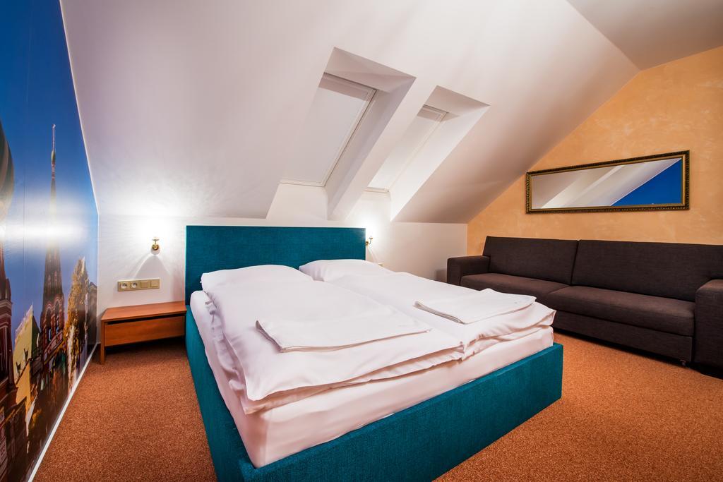 Relax21 Hotel Uhersky Ostroh Room photo